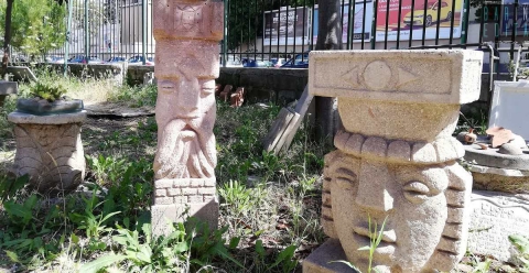 Un villaggio di pietra nascosto nel traffico di Bari: � il mondo incantato di Jerry De Florio